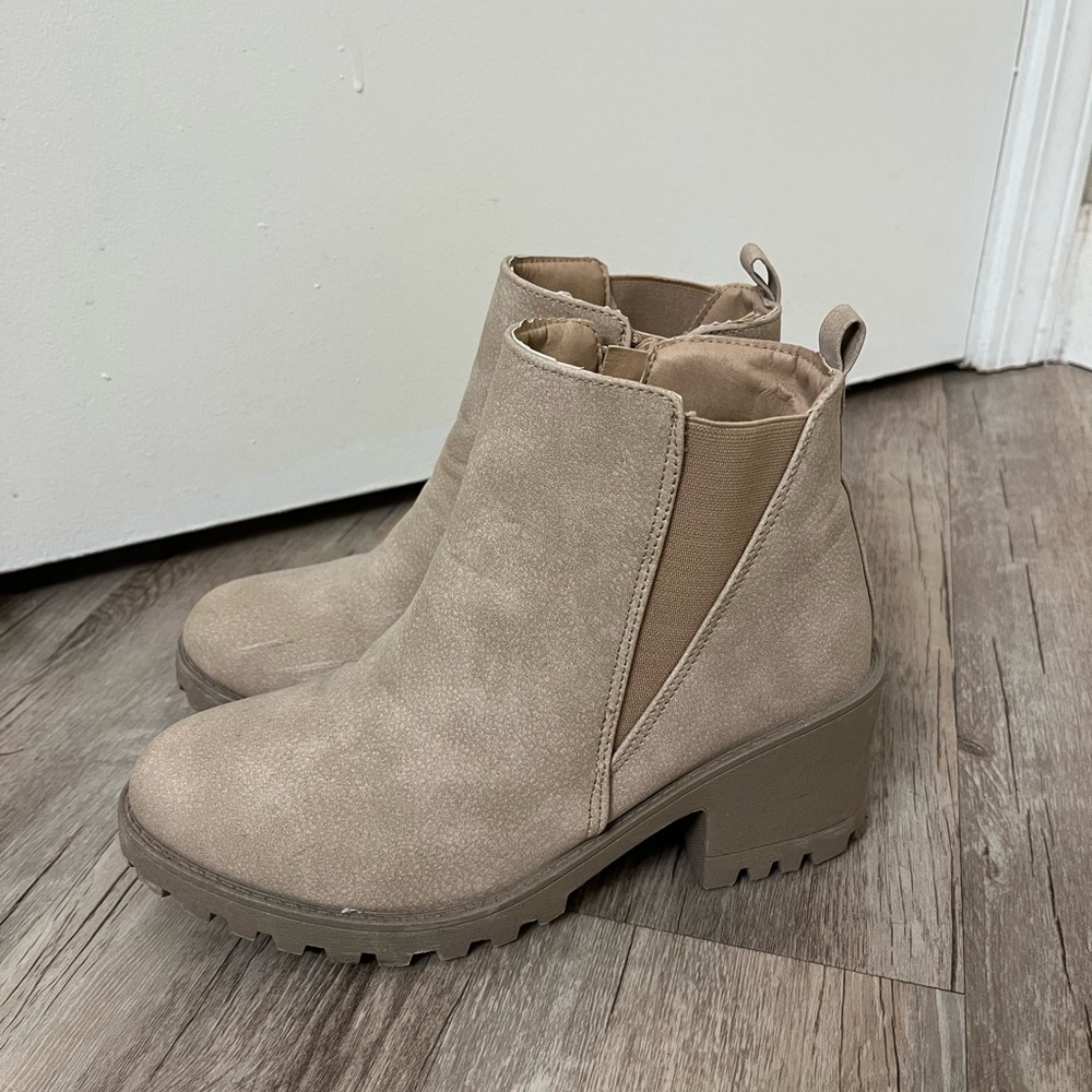 Women's Tan Ankle Boots
